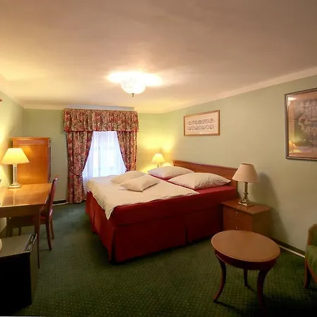 Masonic House 4* Loket