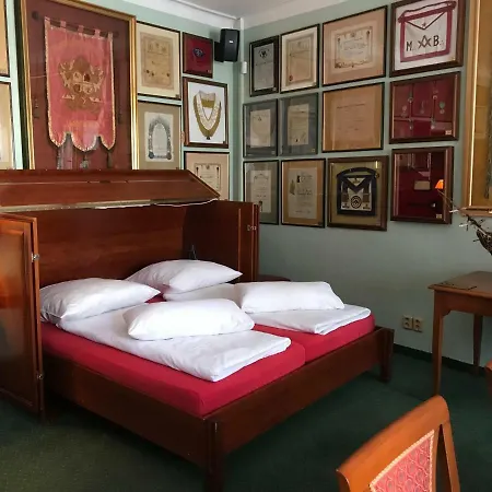 Masonic House Loket