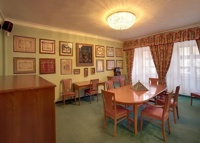 Masonic House Loket